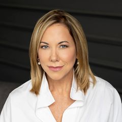 Amanda Howard headshot