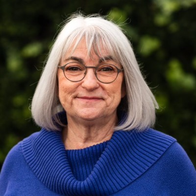 Patti Hill headshot